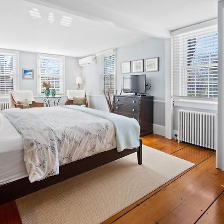 Bed and Breakfast The Parsonage East Orleans Экстерьер фото