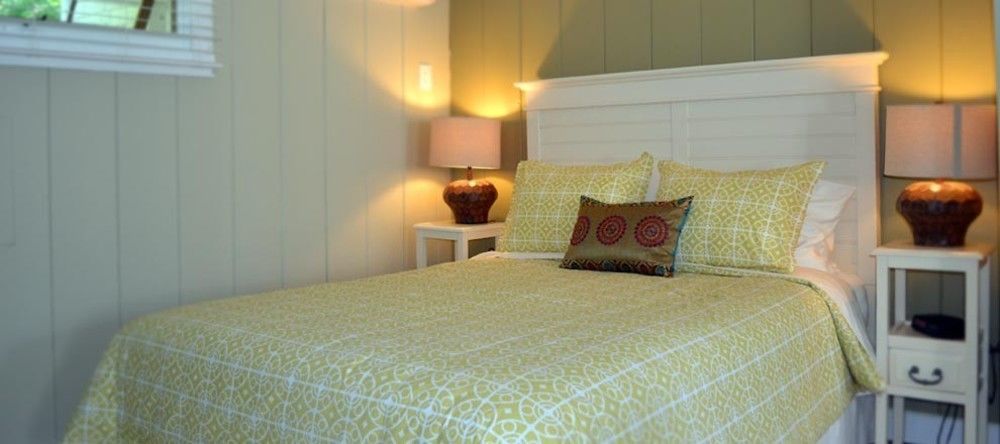 Bed and Breakfast The Parsonage East Orleans Экстерьер фото