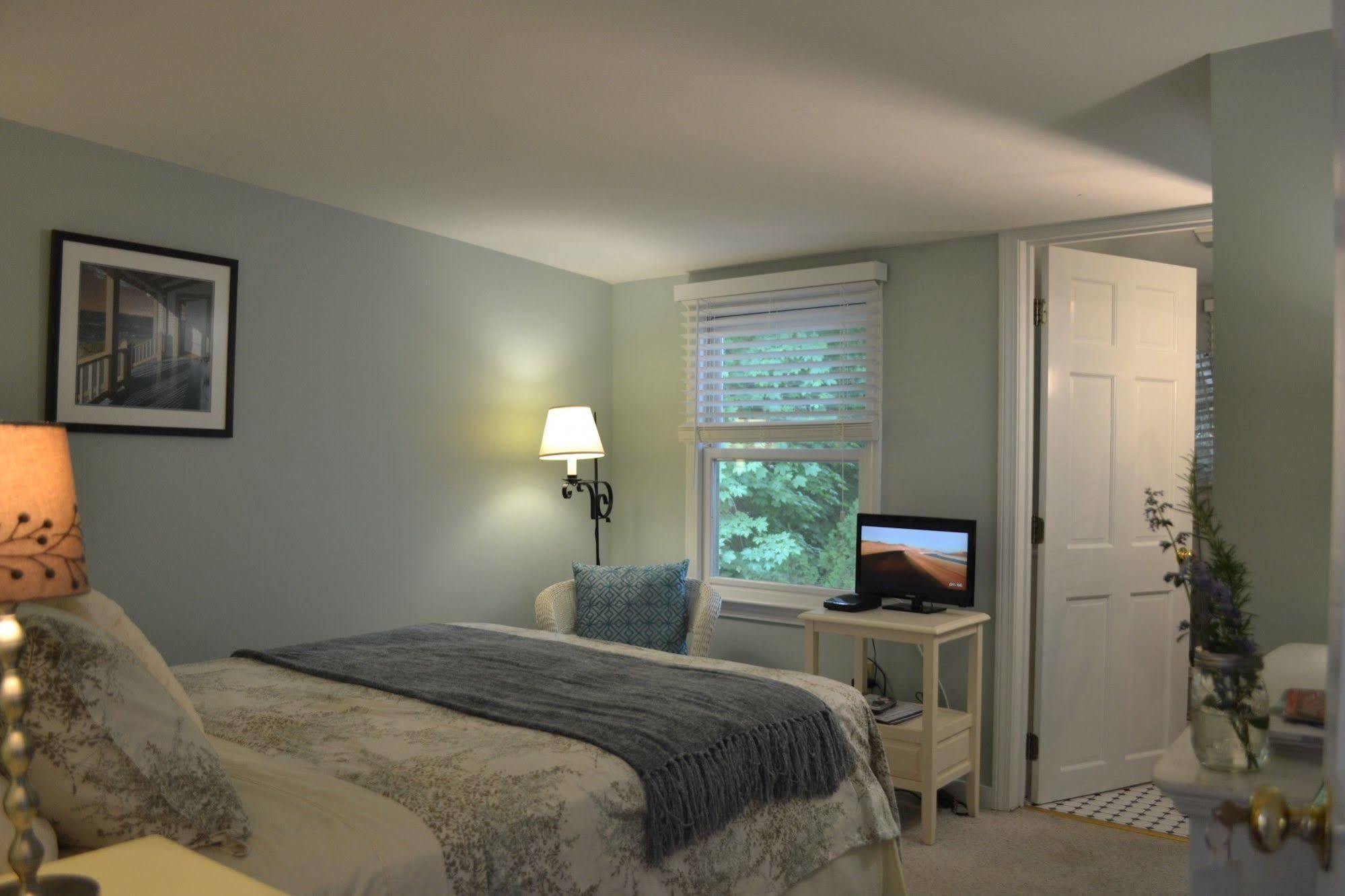 Bed and Breakfast The Parsonage East Orleans Экстерьер фото